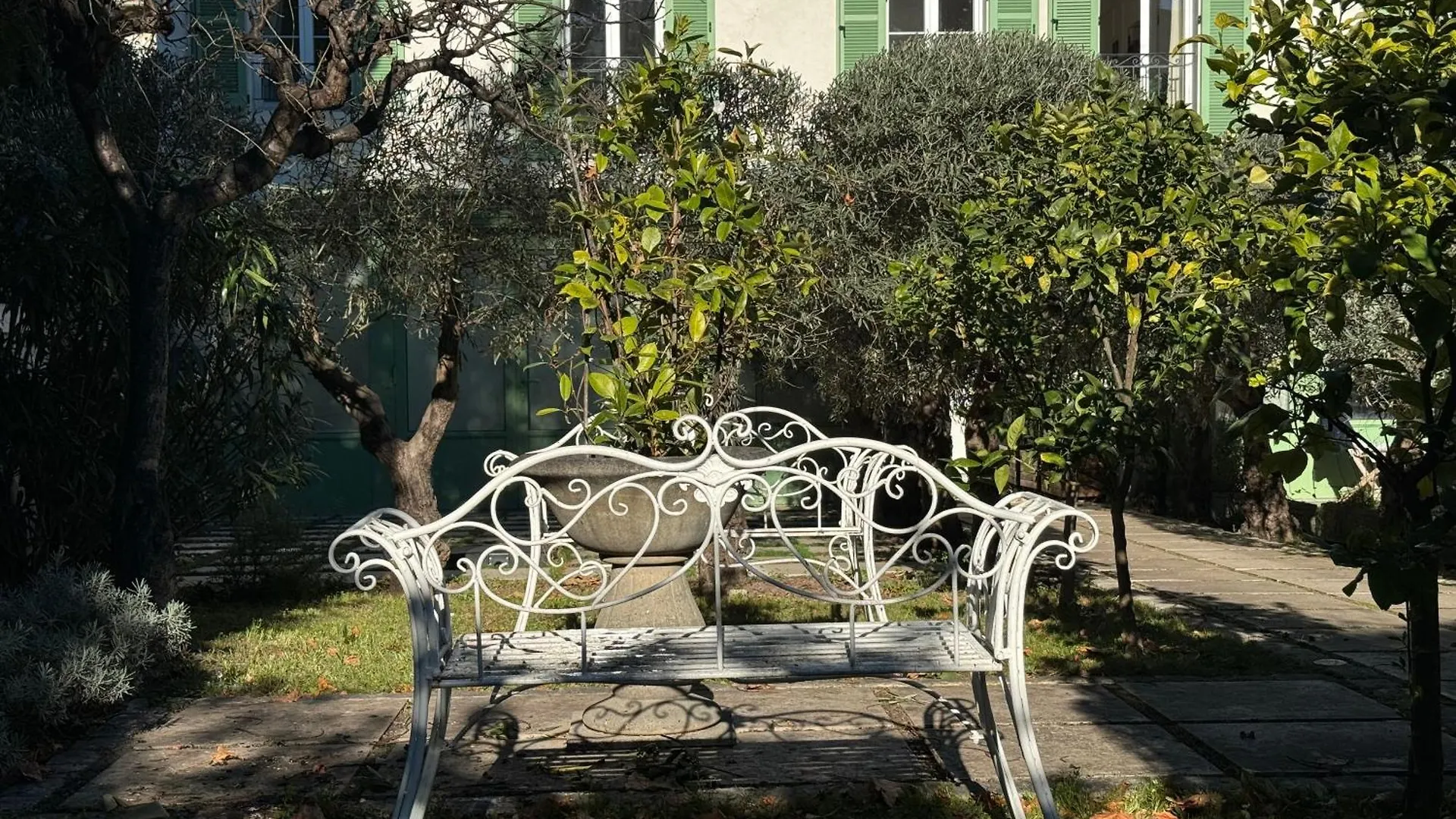 Old Town-Exceptional Apartment-In Absolute Calm Antibes France